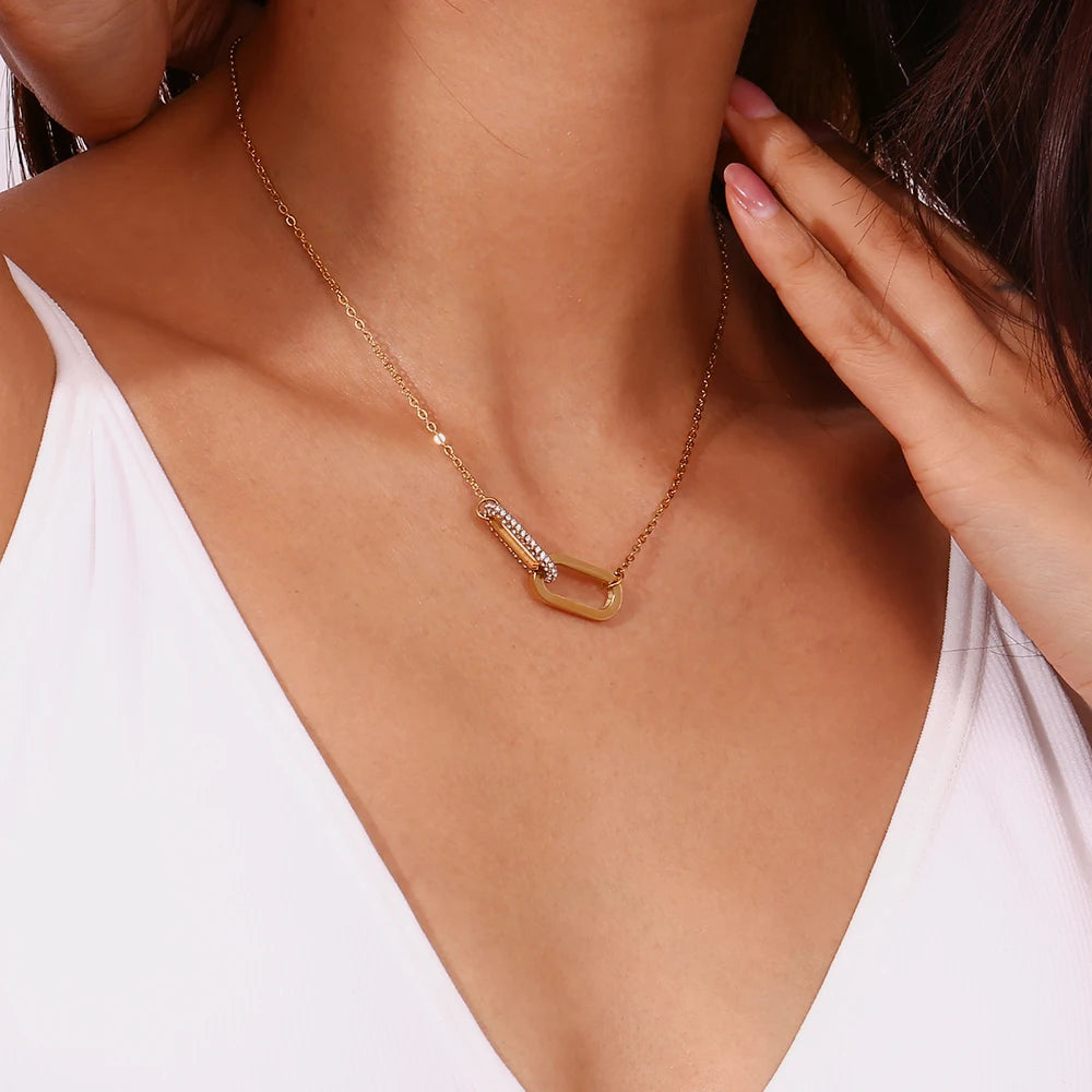 Radiant Links Necklace