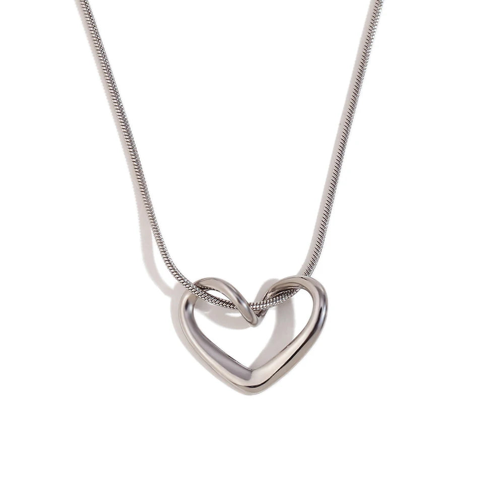 Andressa Heart Necklace