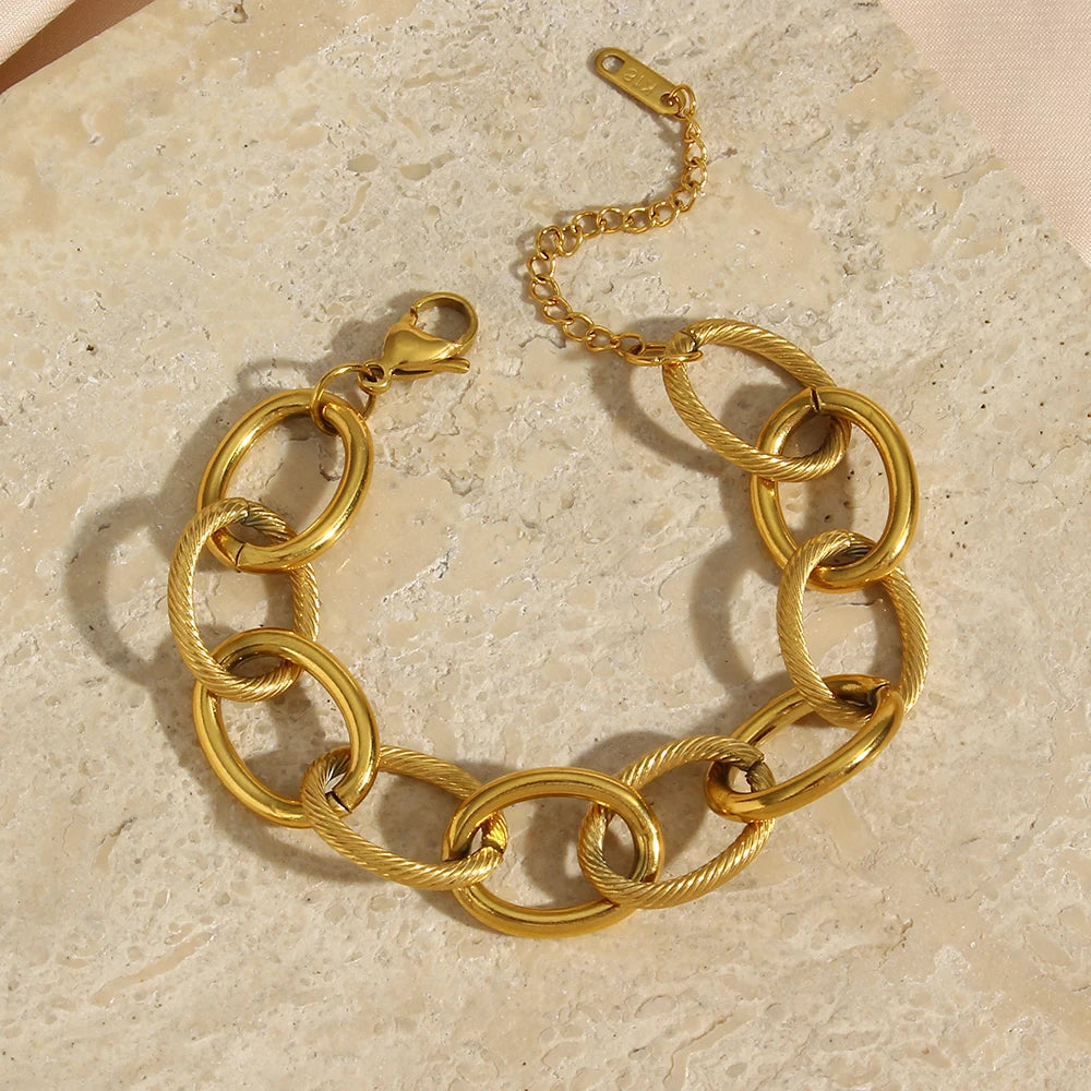 Bold Loop Bracelet