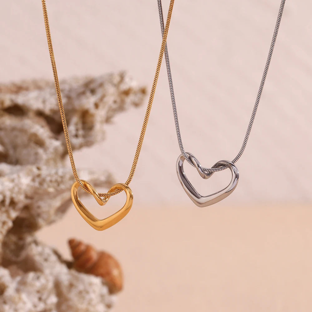 Andressa Heart Necklace