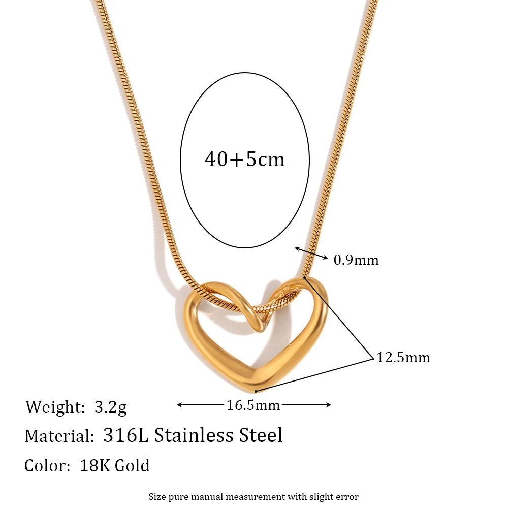 Andressa Heart Necklace